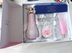 善肌沐浴露 身体乳『善肌沐浴露 身体乳限时两天』挚爱粉色沐浴露身体乳施华洛世奇情人节礼盒/善肌致爱护理套装/预售/身体乳-贴近faceto^.^creenie